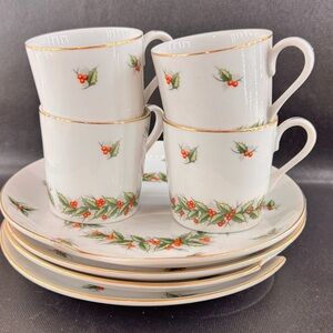 Set Of 4 Christmas Holiday Holly Berries YADA China Appetizer Plates and Cups
